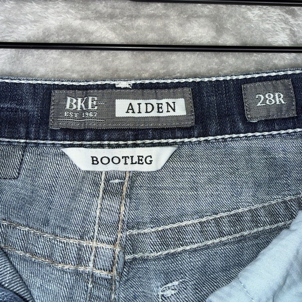 BKE Jeans Aiden Womens 28R Blue Bootleg Medium Wash Stretch Denim Whiskers Rodeo - Picture 6 of 12